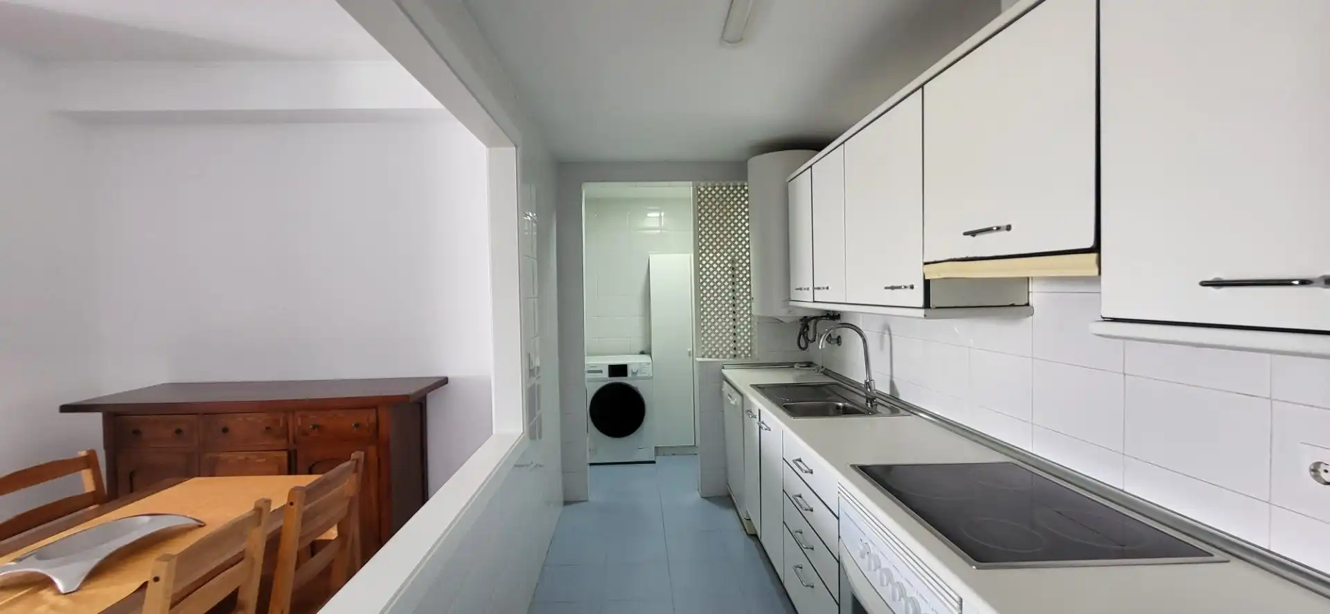 Cuina de Apartament de lloguer en Marbella amb Jardí privat, Terrassa i Moblat