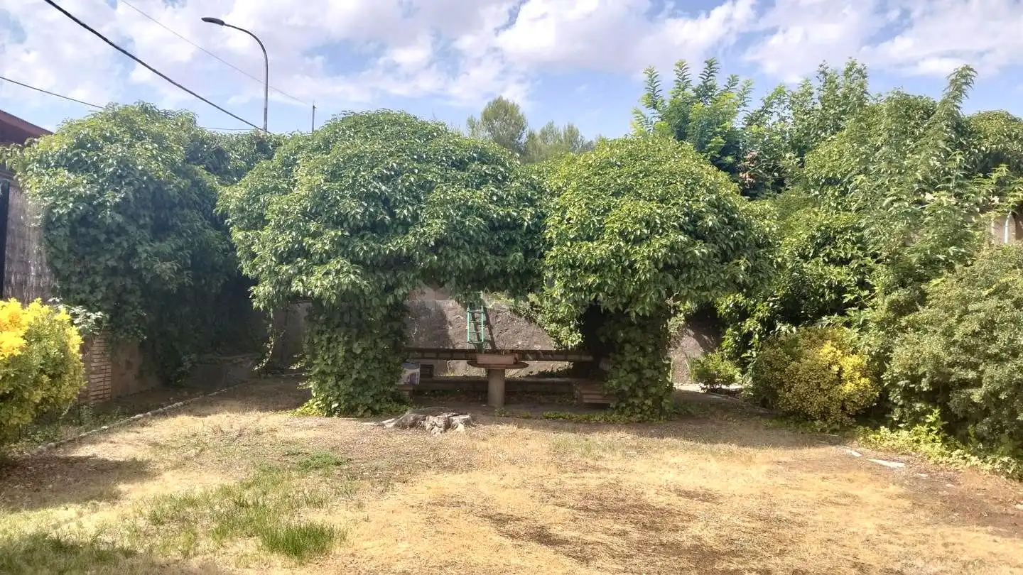 Jardí de Casa o xalet en venda en Utrillas amb Calefacció, Jardí privat i Terrassa