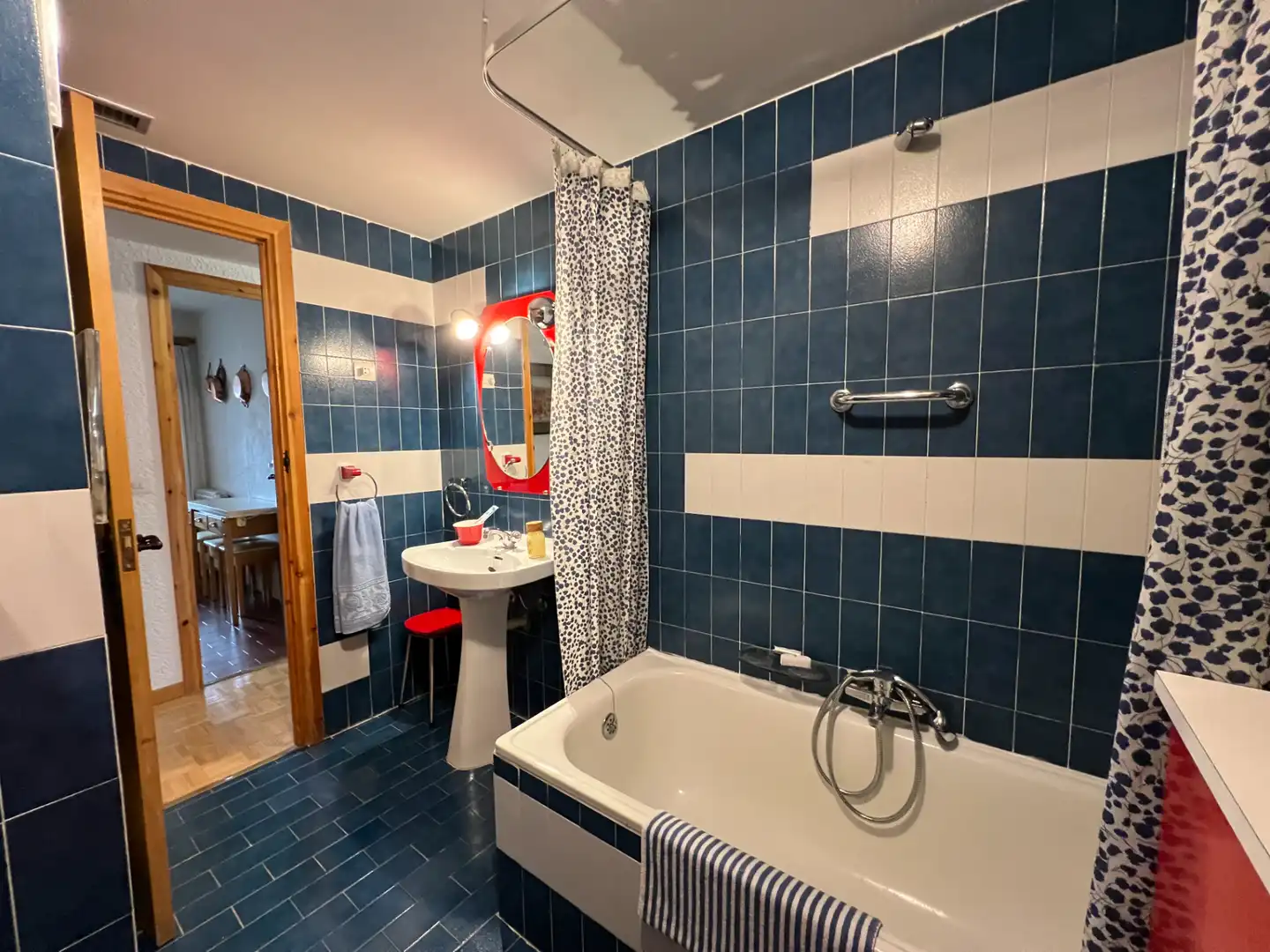 Bathroom of Attic for sale in Jaca  with Terrace and Community pool