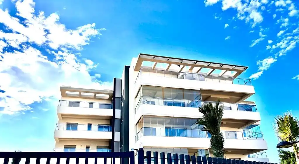 Vista exterior de Ático en venta en Orihuela con Calefacción, Terraza y Trastero