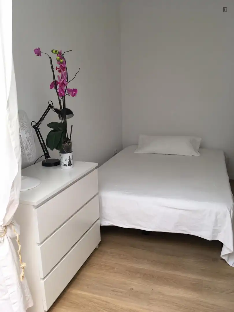 Room in Triana Este