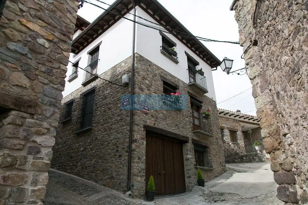 Vista exterior de Apartamento en venta en Ajamil de Cameros con Calefacción, Amueblado y Balcón