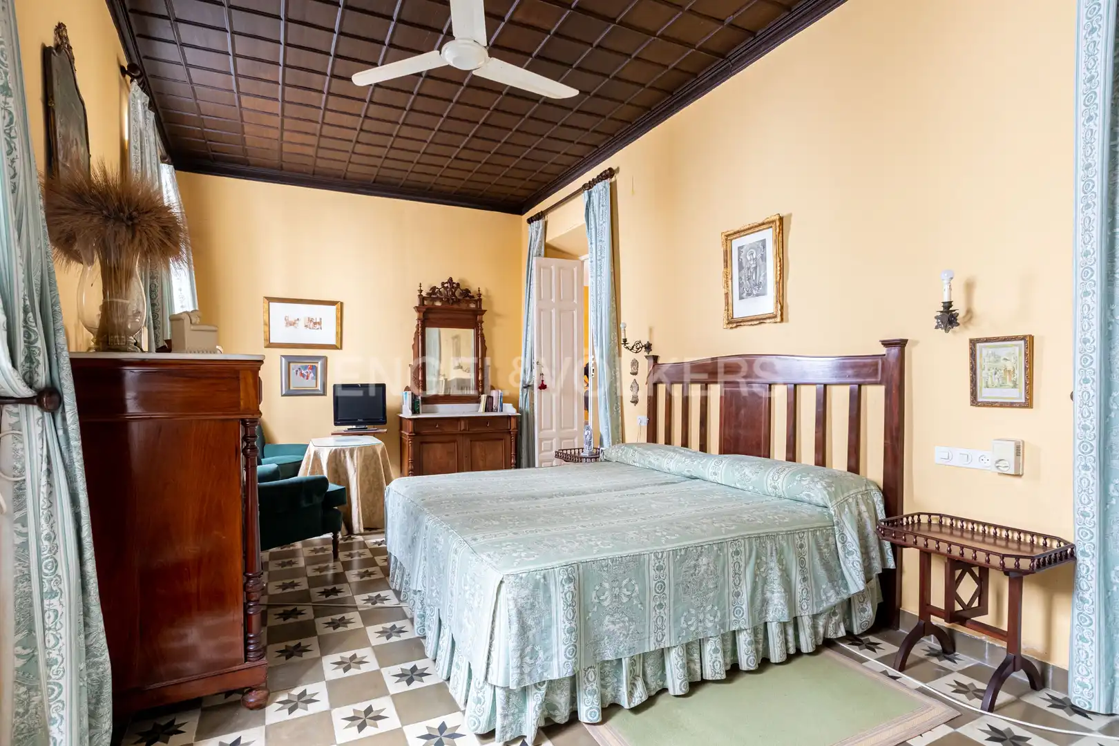 Habitación de Casa o chalet en venta en Umbrete con Calefacción, Jardín privado y Piscina
