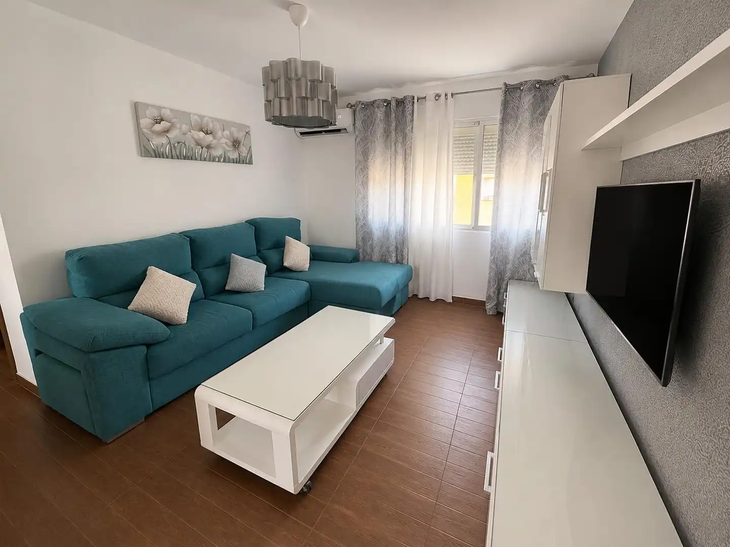 Sala de estar de Piso en venta en La Línea de la Concepción con Trastero