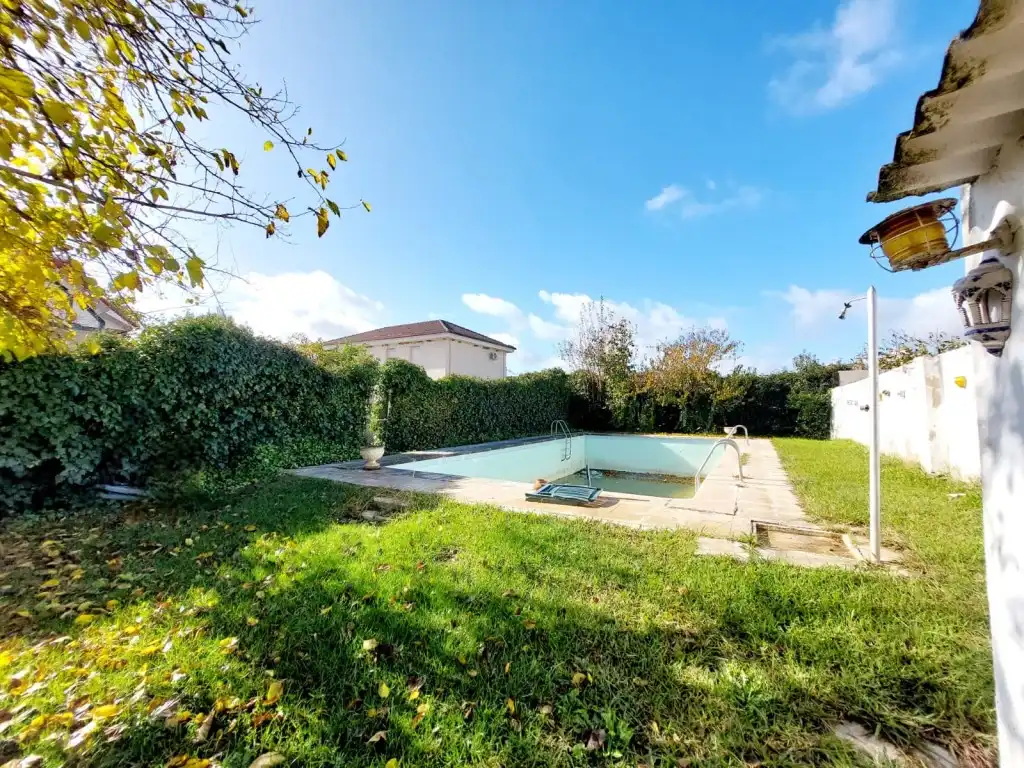 Piscina de Casa o xalet en venda en Badajoz