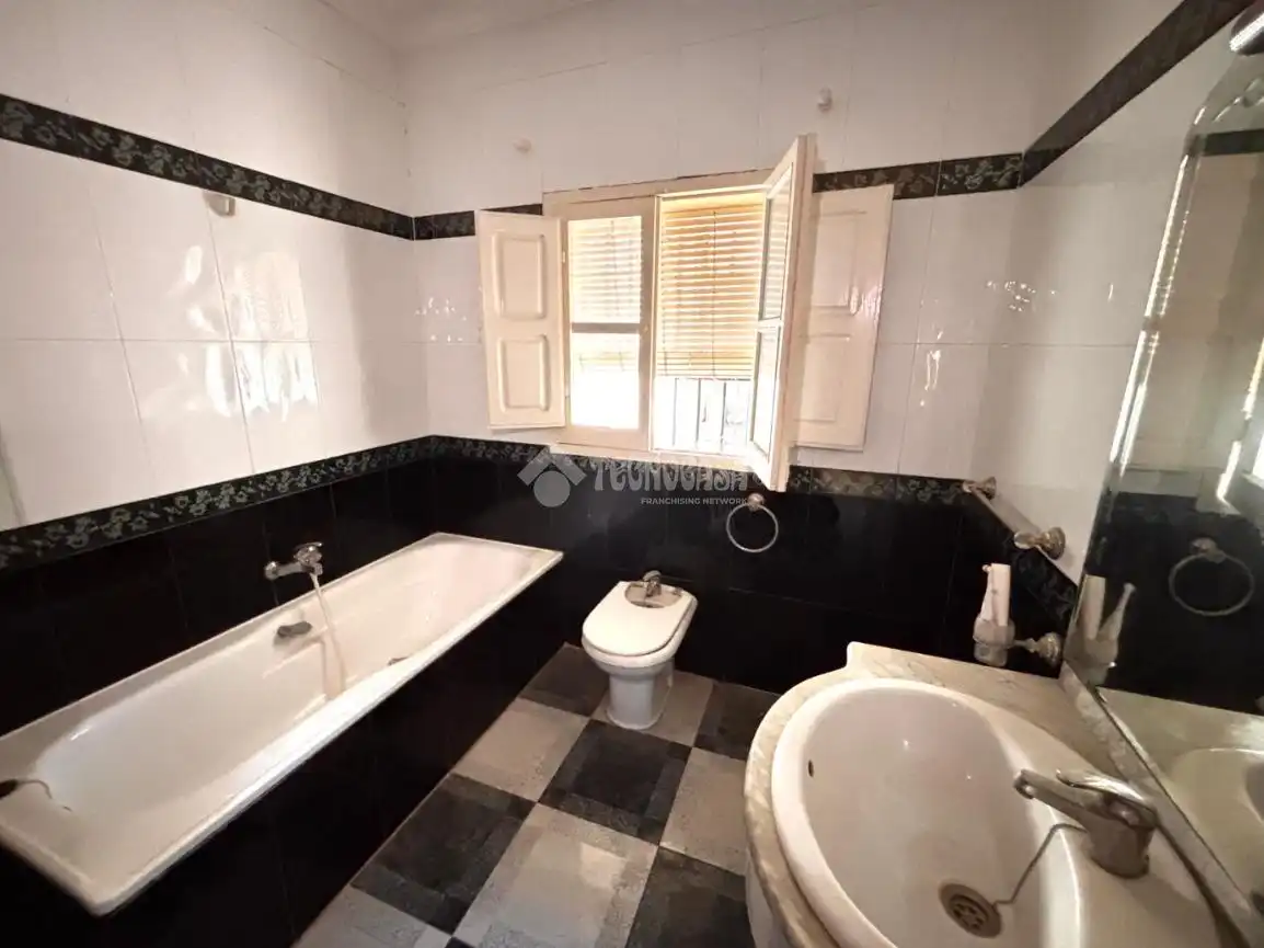 Bathroom of Houses for sale in Jódar, Jaén