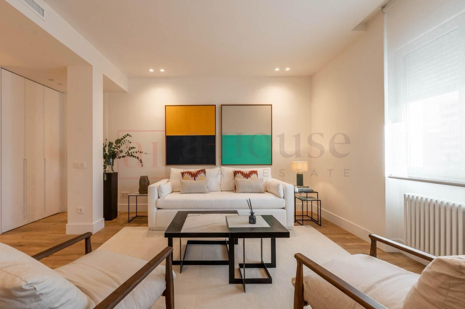Living room of Flat for sale in  Madrid Capital  with Air Conditioner and Heating