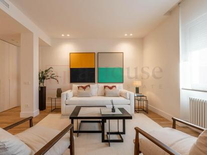 Sala d'estar de Pis en venda en  Madrid Capital amb Aire condicionat i Calefacció