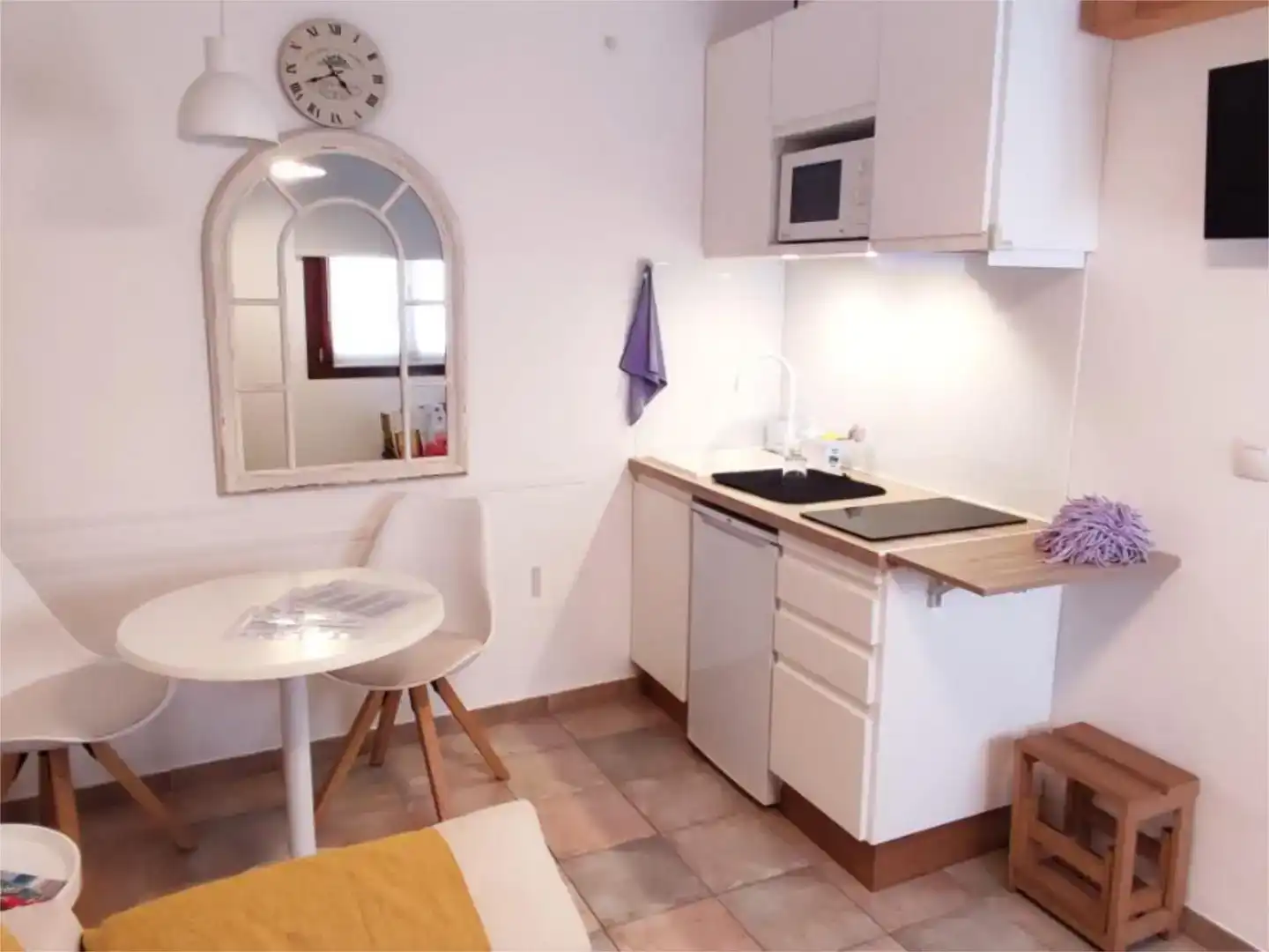 Cuina de Apartament de lloguer en Tarifa amb Aire condicionat, Jardí privat i Moblat