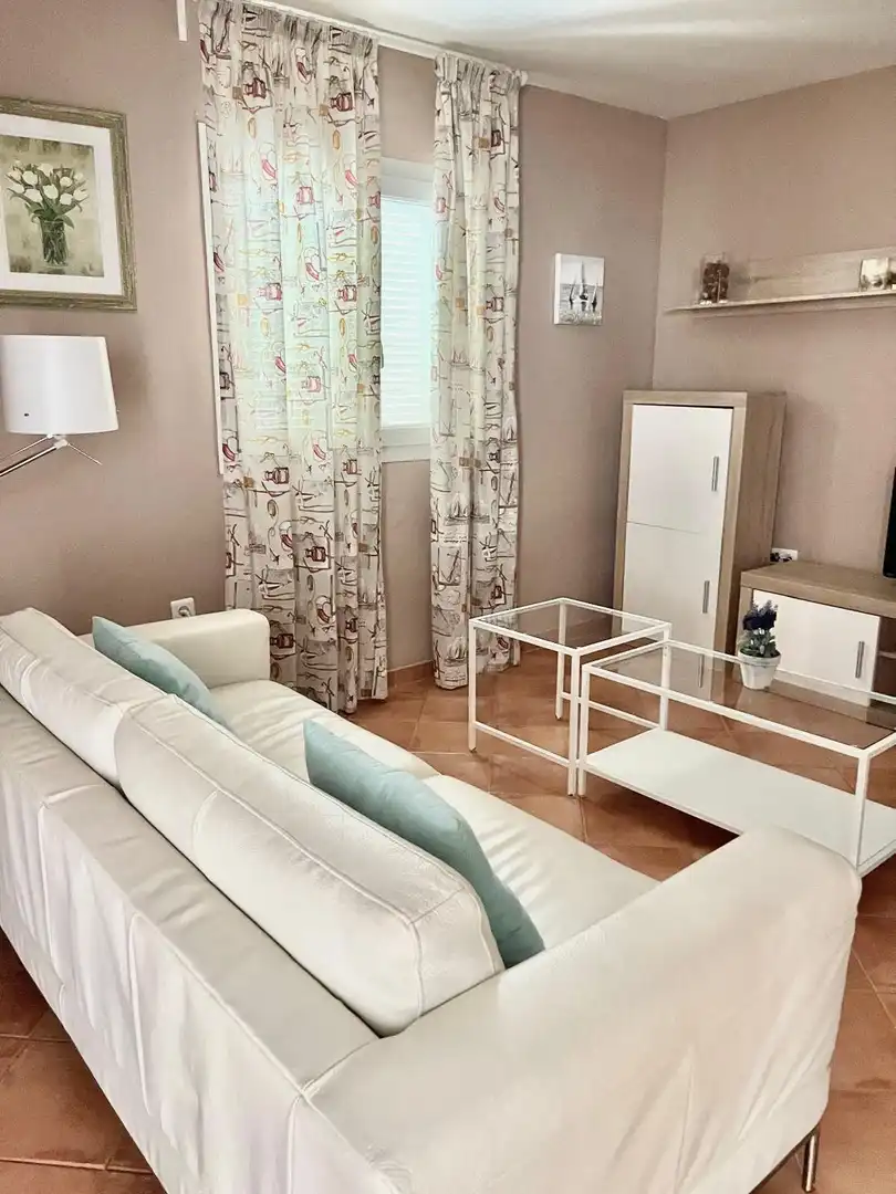 Habitación de Apartamento en venta en Marbella con Aire acondicionado, Amueblado y Horno
