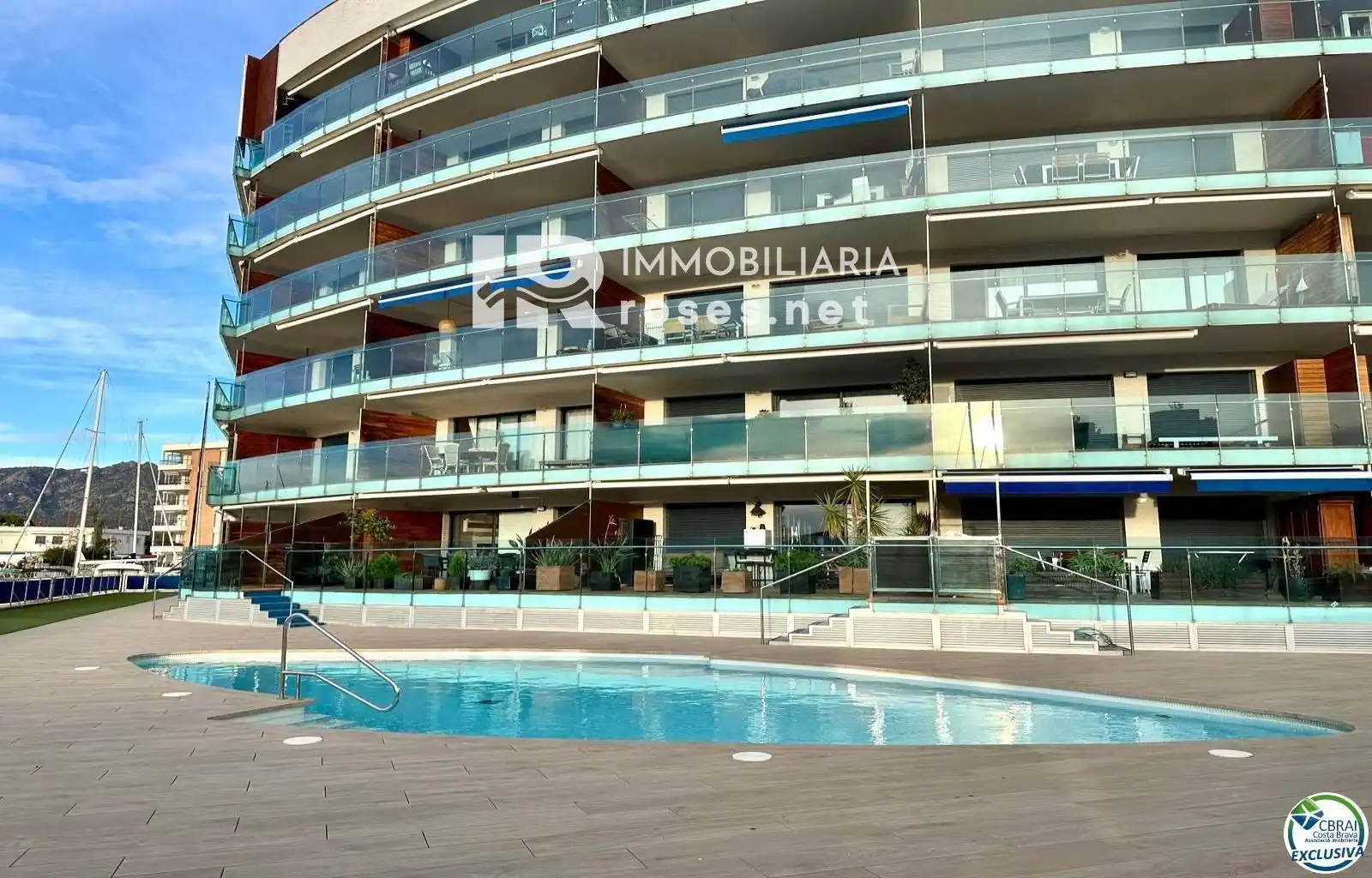 Piscina de Piso en venta en Roses con Aire acondicionado, Terraza y Piscina