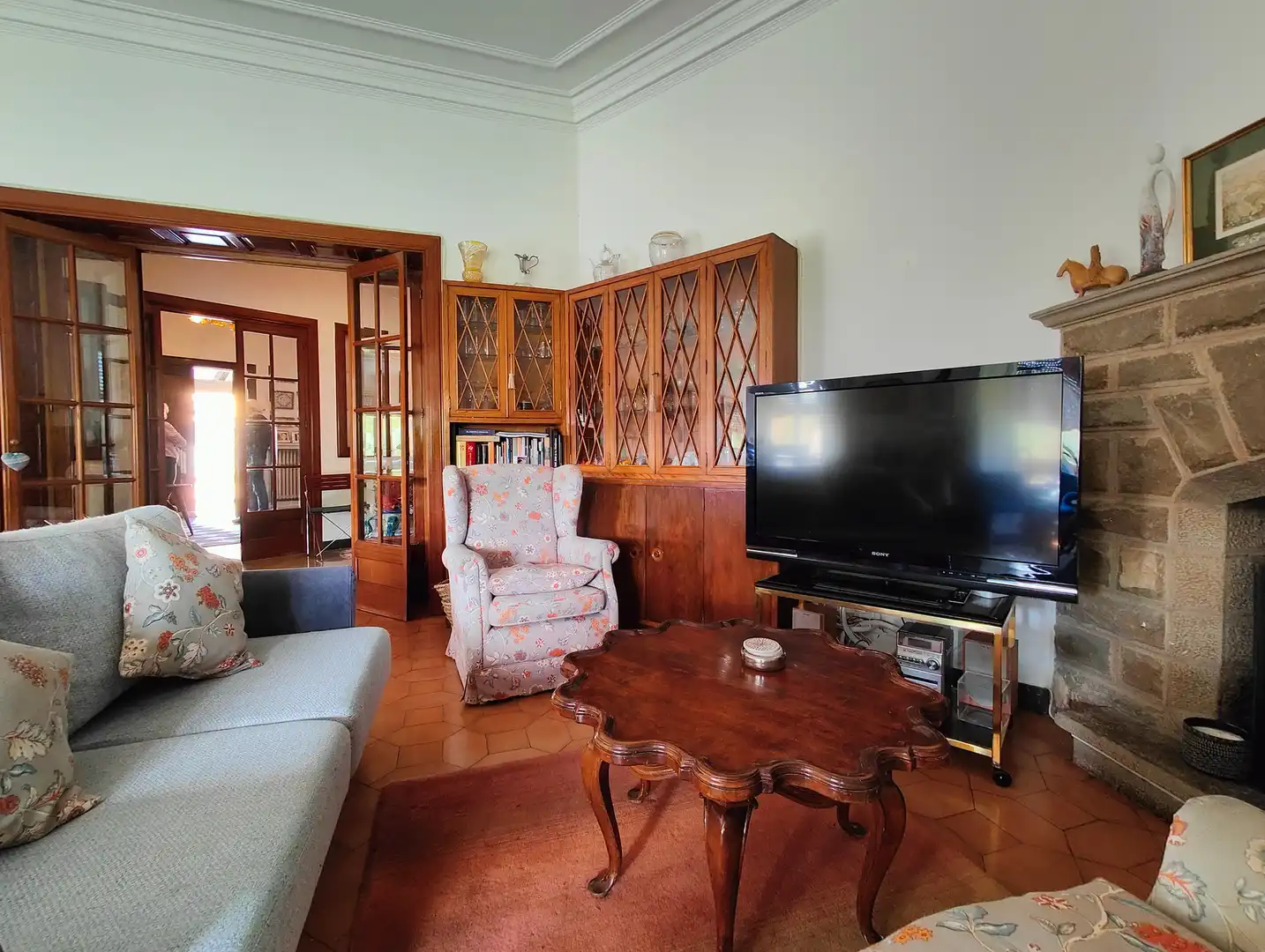 Sala d'estar de Casa o xalet en venda en Sant Joan de les Abadesses amb Calefacció, Jardí privat i Terrassa