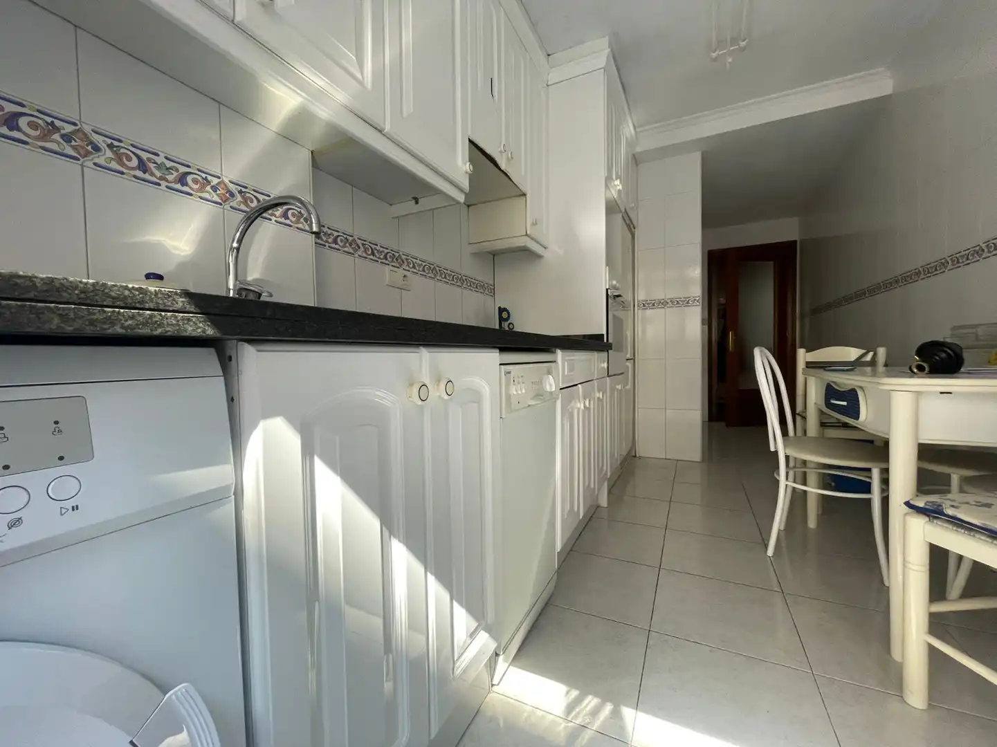 Küche von Wohnung zum Verkauf in Gijón  mit Heizung, Terrasse und Abstellraum