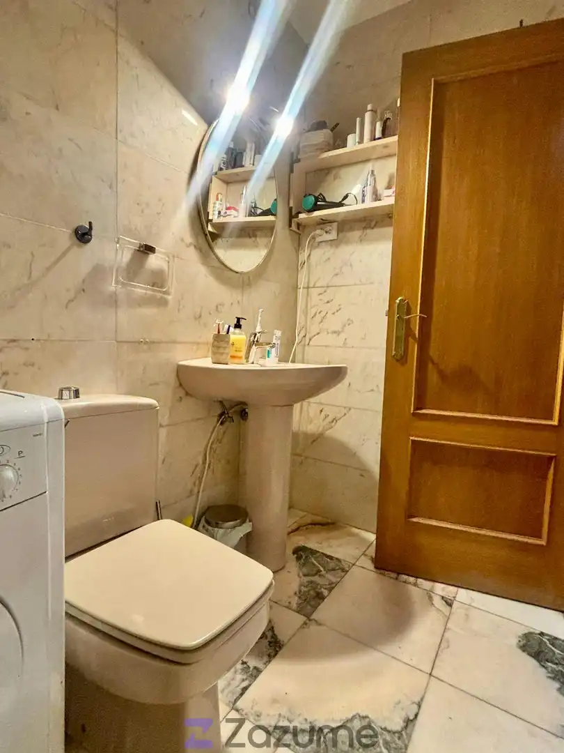 Baño de Estudio de alquiler en Madrid con Aire acondicionado, Calefacción y Parquet