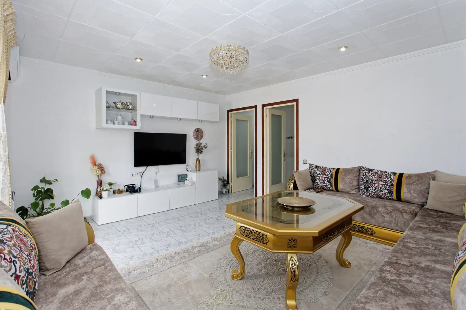 Living room of Flat for sale in Terrassa  with Air Conditioner and Balcony
