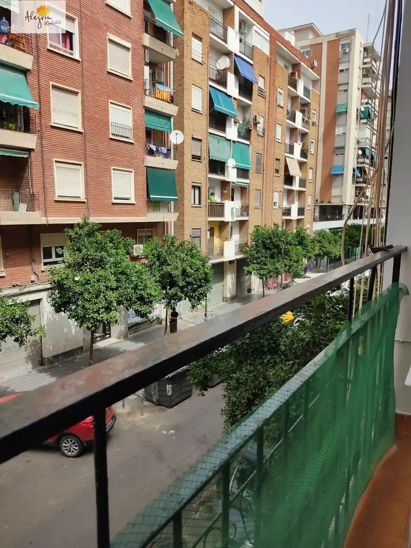 Apartament amb terrassa en venda a Calle HIGINIO NOJA (PROFESSOR)