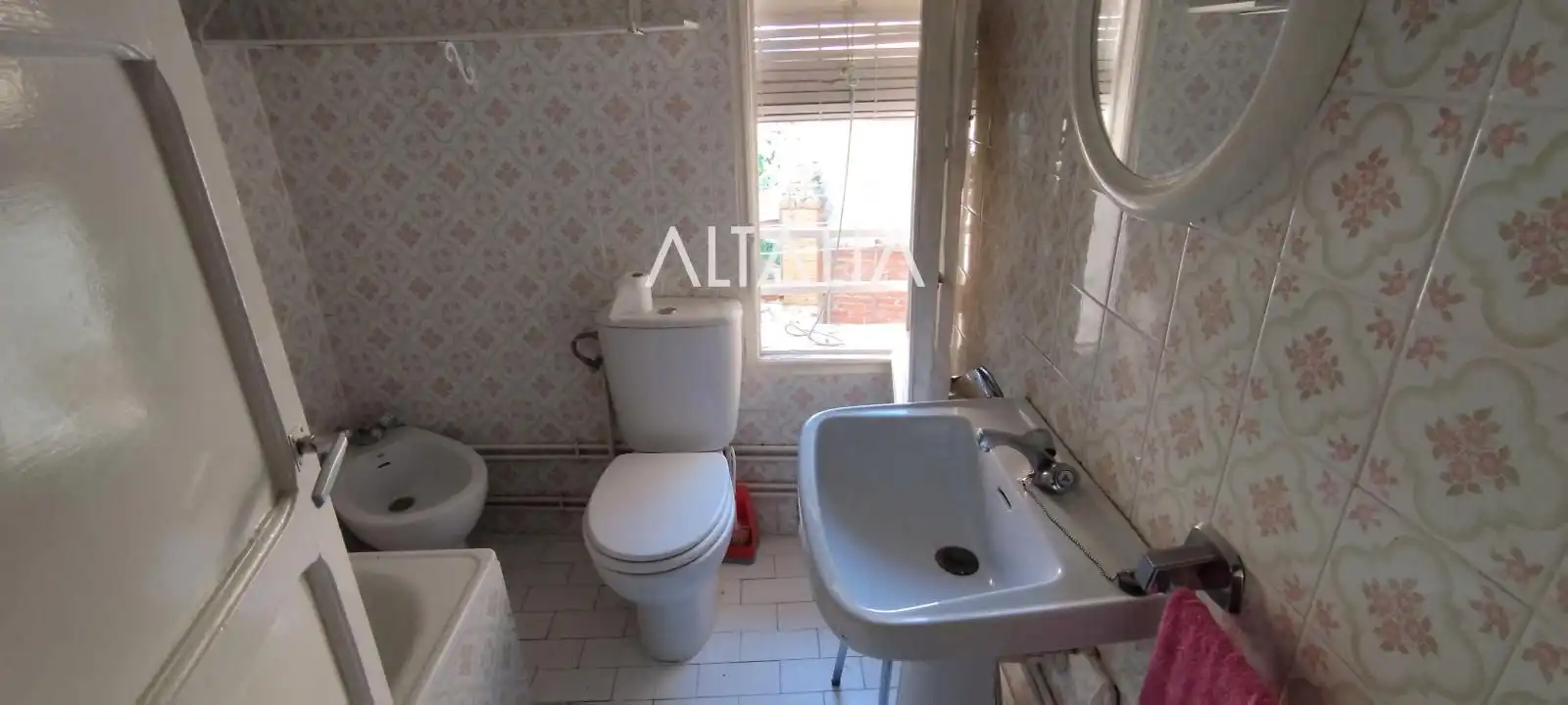 Bany de Casa o xalet en venda en Cuenca amb Calefacció, Jardí privat i Balcó