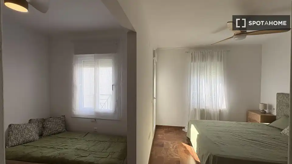 Dormitori de Apartament per a compartir en El Portil amb Aire condicionat, Calefacció i Terrassa