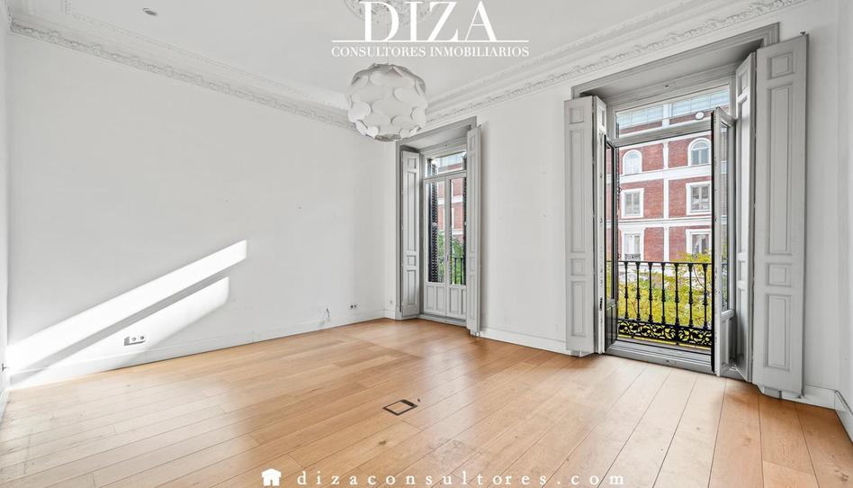 Photo 1 of Flat for sale in De Montalbán, Jerónimos, Madrid