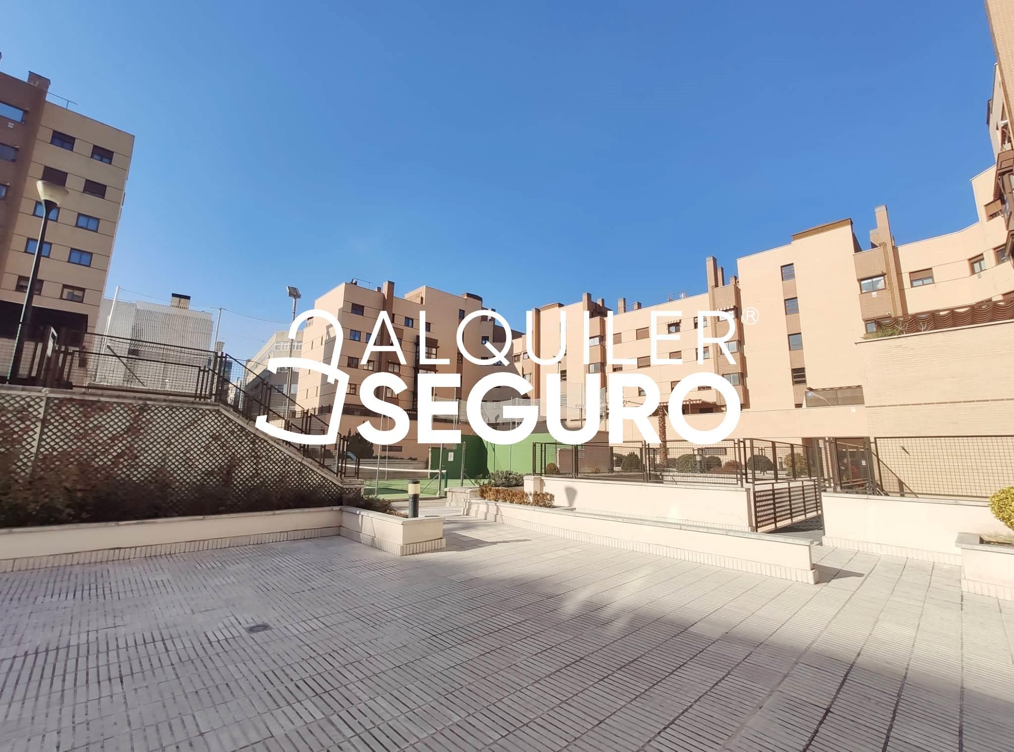 Exterior view of Flat to rent in  Madrid Capital  with Air Conditioner, Heating and Storage room