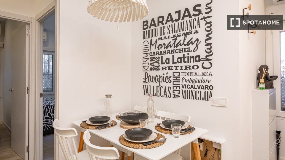 Comedor de Piso de alquiler en  Madrid Capital con Aire acondicionado, Calefacción y Amueblado
