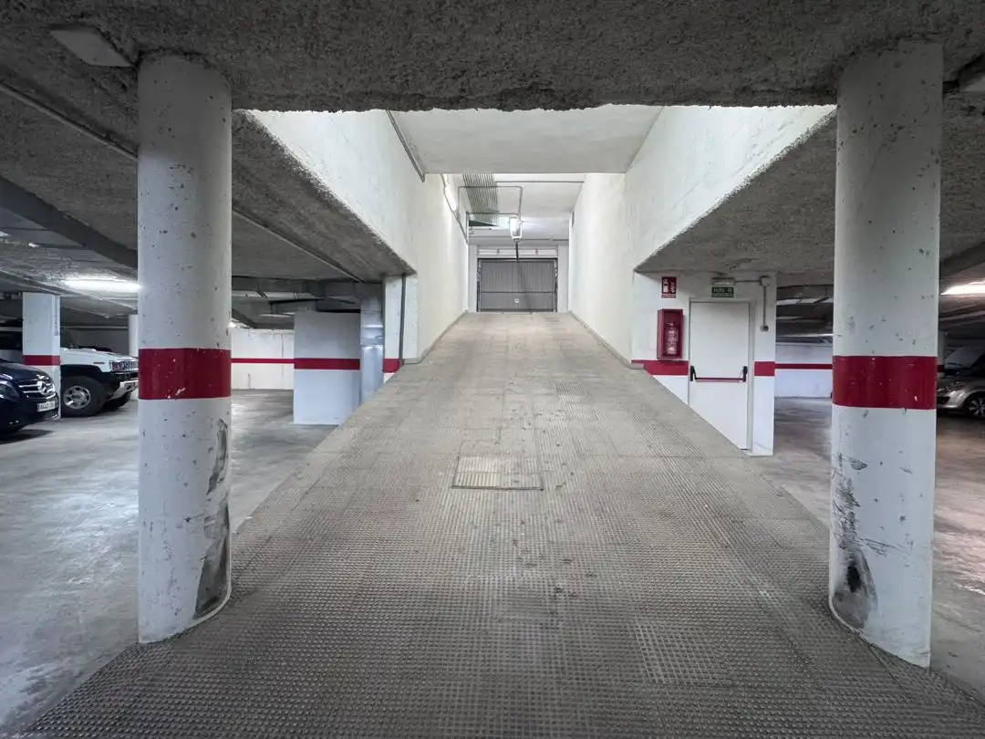 Parkplatz von Büro zum Verkauf in Málaga mit Klimaanlage, Heizung und Terrasse