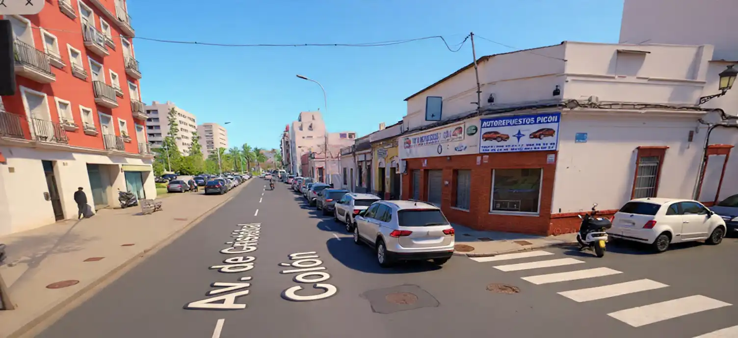Casa en venda a Avenida de Cristóbal Colón 115, imagen 2