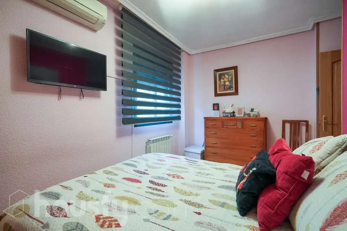 Schlafzimmer von Wohnung zum Verkauf in Madrid mit Klimaanlage, Heizung und Parkett