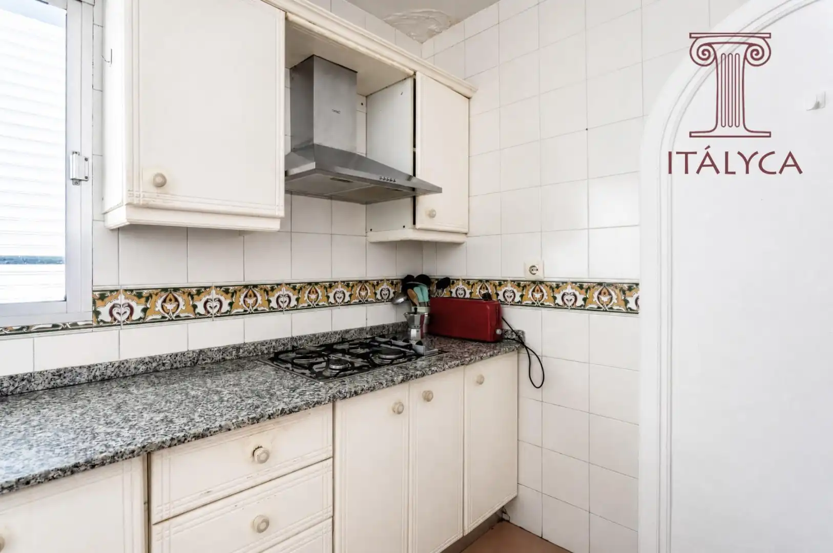 Kitchen of Flat for sale in Sevilla  with Air Conditioner, Heating and Terrace