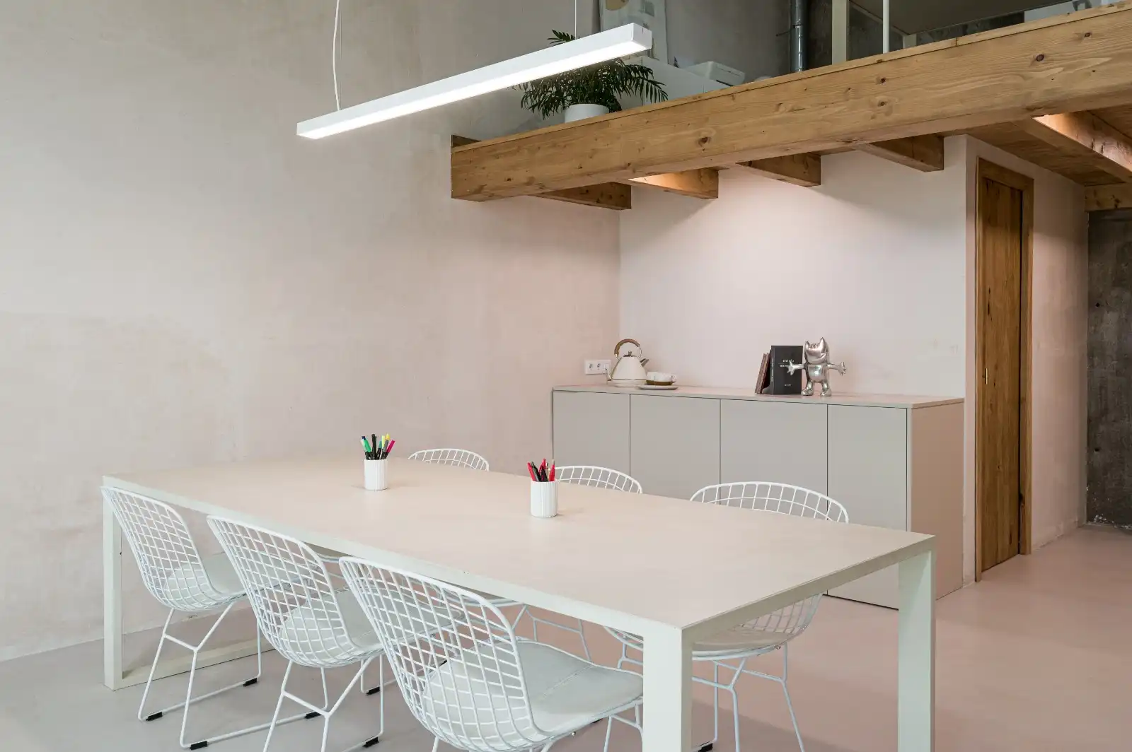Dining room of Office for rent in Sevilla