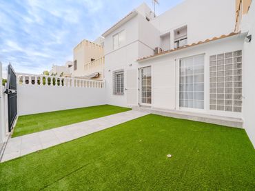 Reihenhaus mit Garten zum Verkauf in El Mojón - Las Salinas