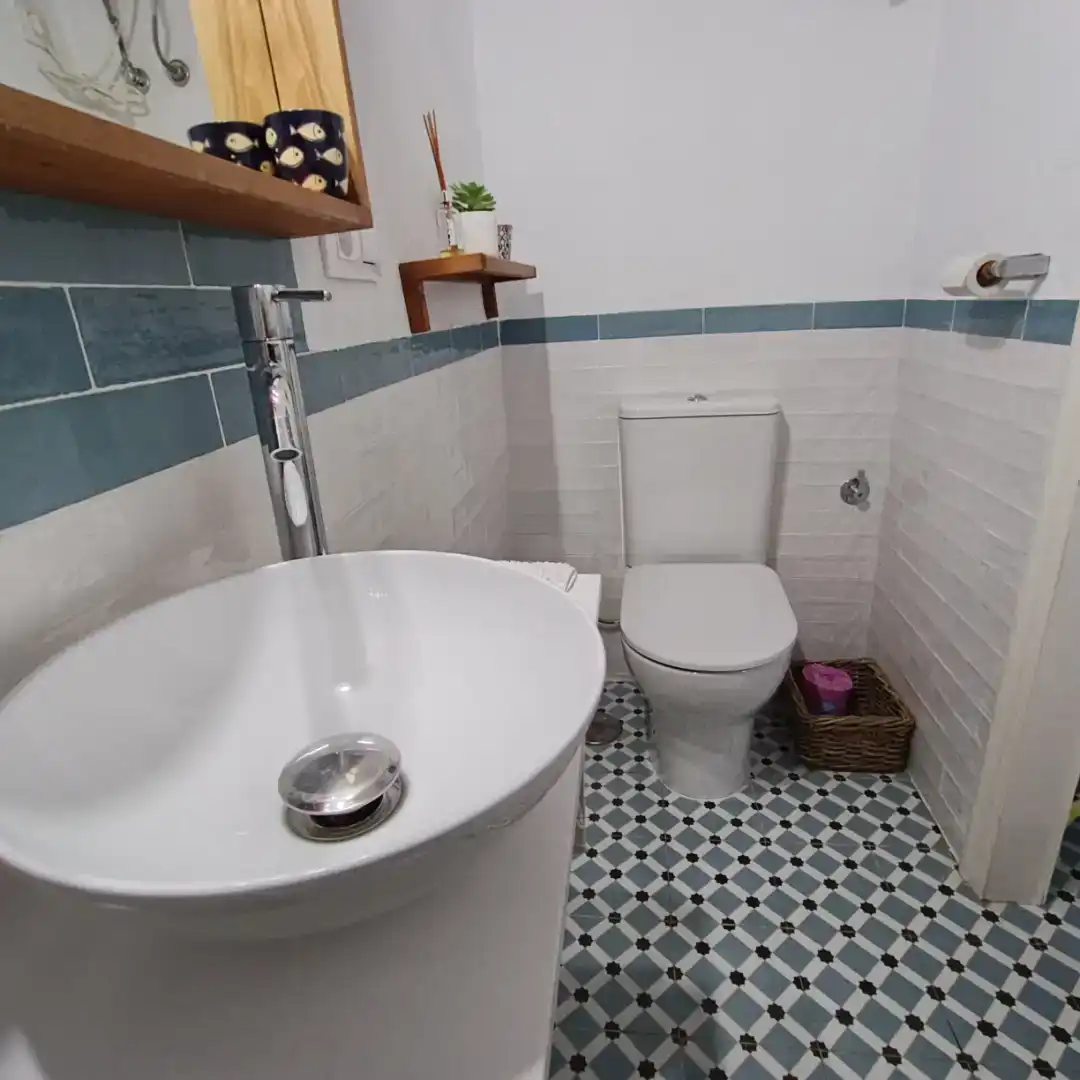 Baño de Piso en venta en Vejer de la Frontera con Aire acondicionado y Balcón