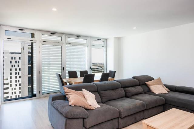 Piso en Venta en Avenida FERNANDO ABRIL MARTORELL en Malilla