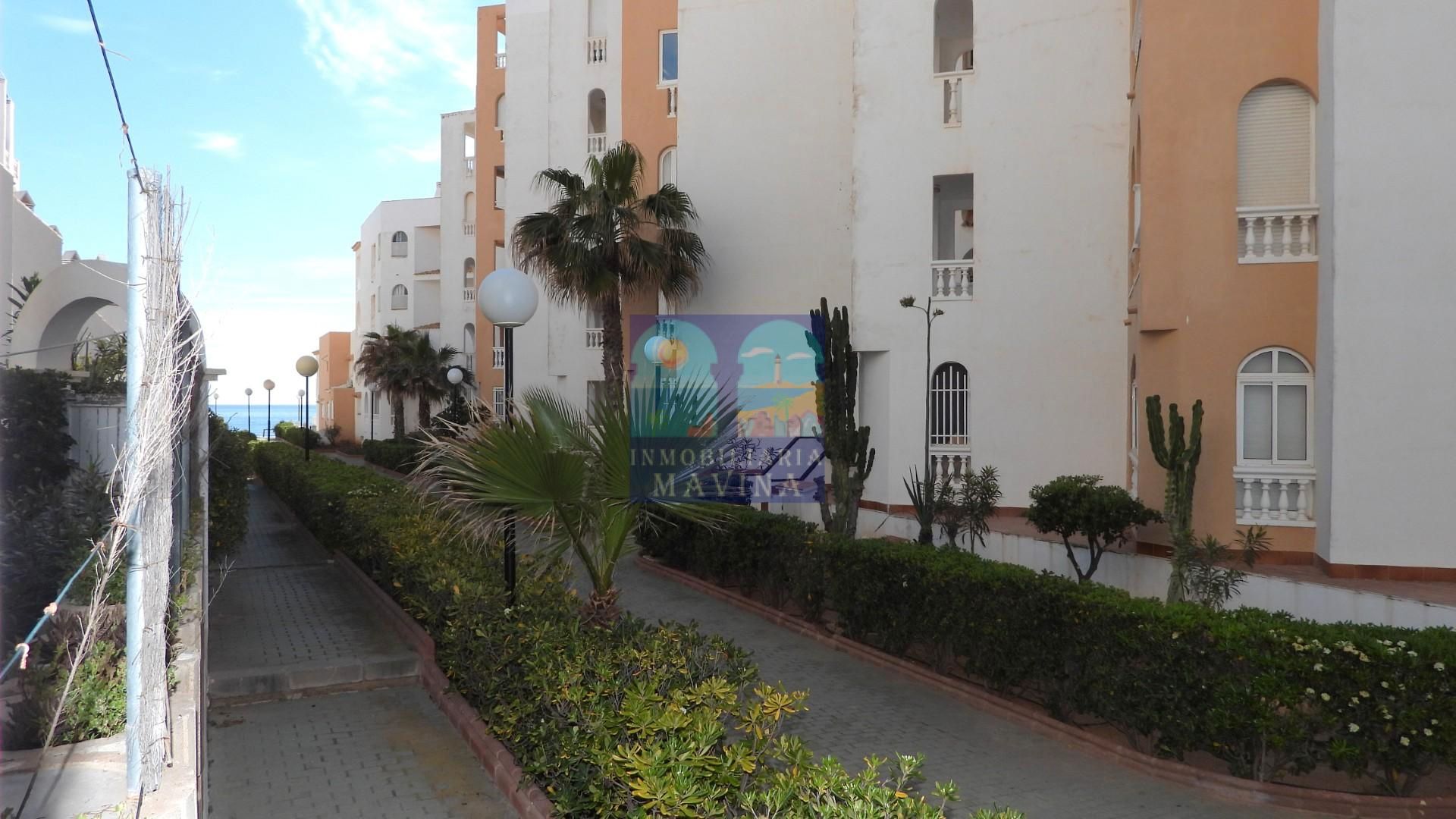 Vista exterior de Casa adosada en venta en La Manga del Mar Menor con Calefacción, Jardín privado y Terraza