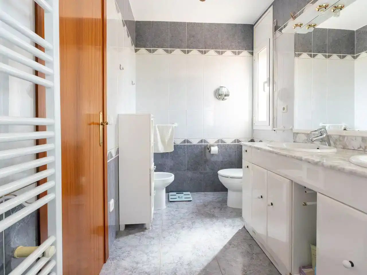 Baño de Piso en venta en Cerdanyola del Vallès con Aire acondicionado, Jardín privado y Trastero