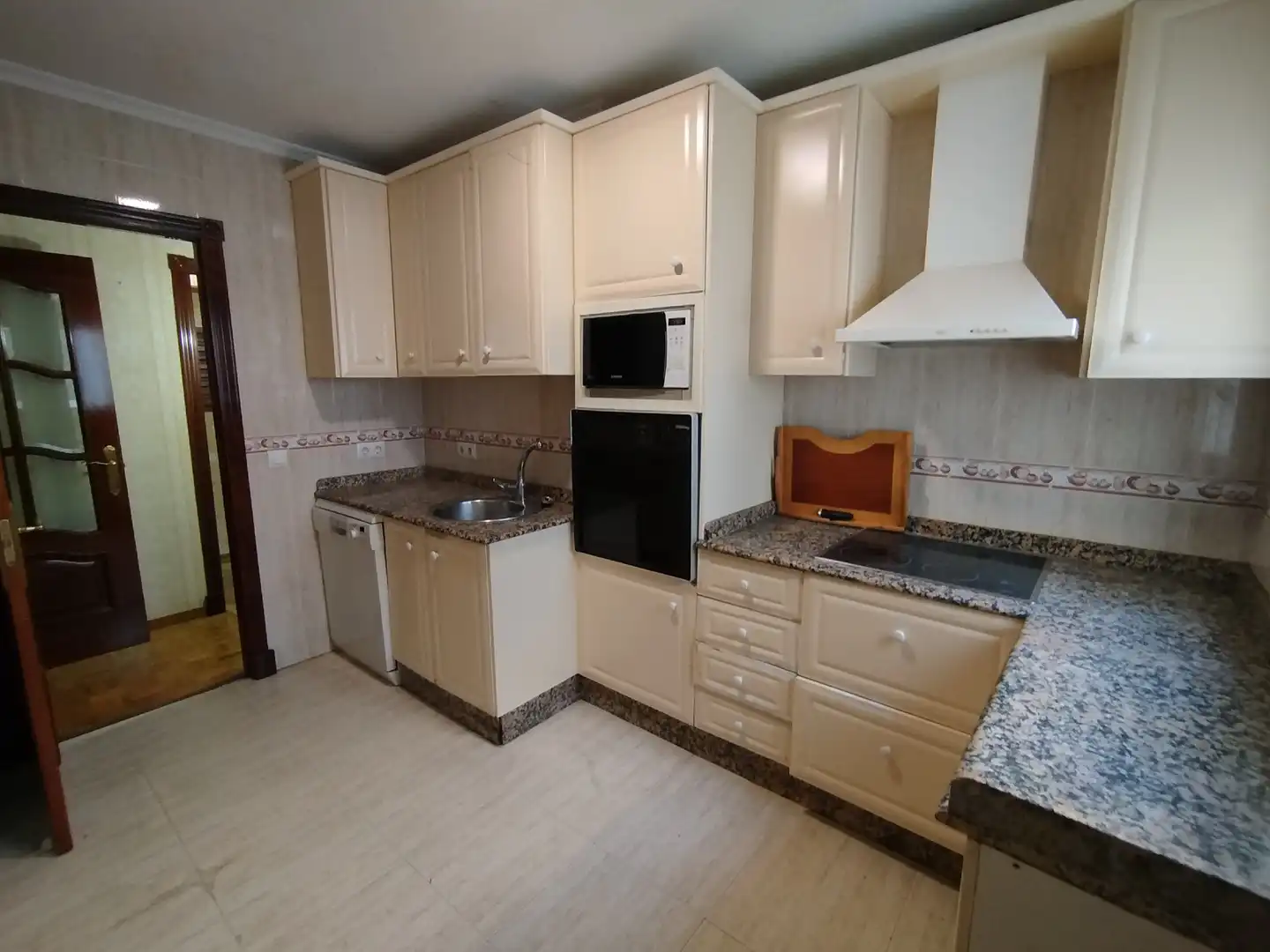 Kitchen of Flat for sale in Cádiz  with Air Conditioner, Terrace and Storage room