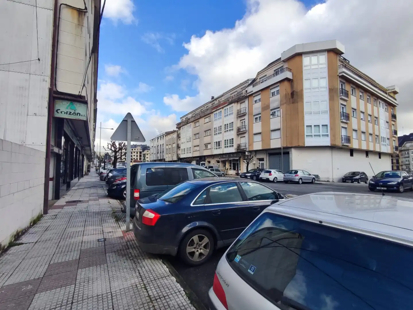 Außenansicht von Gebäude zum Verkauf in Negreira