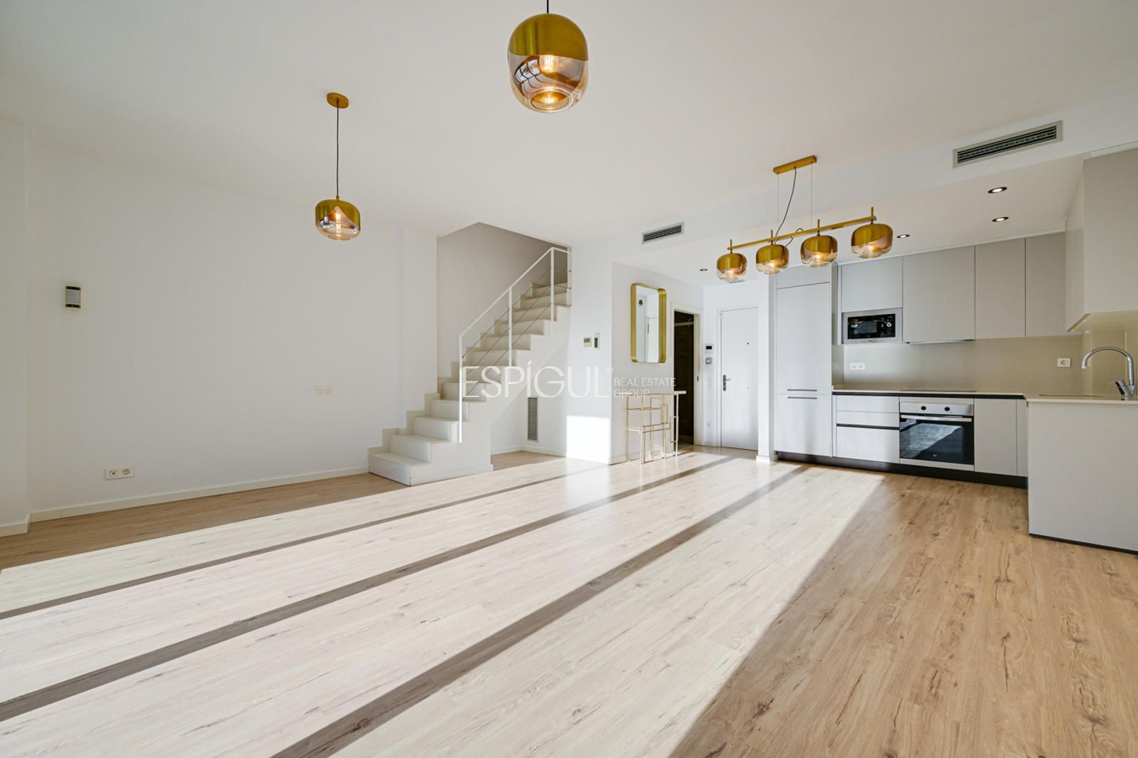 Esszimmer von Wohnung zum Verkauf in  Barcelona Capital mit Klimaanlage, Heizung und Privatgarten