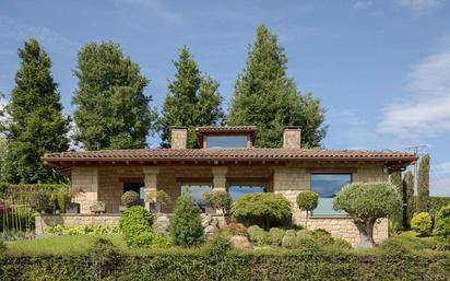 Vista exterior de Casa o xalet en venda en Tolosa amb Calefacció, Jardí privat i Terrassa