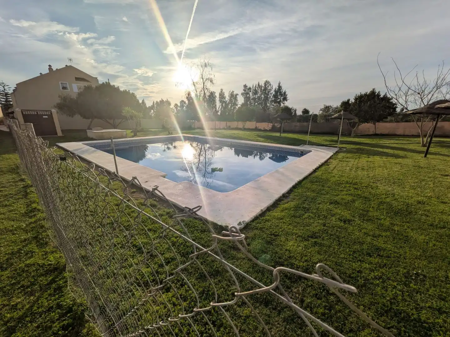 Piscina de Casa adosada en venta en Aznalcázar con Aire acondicionado y Terraza