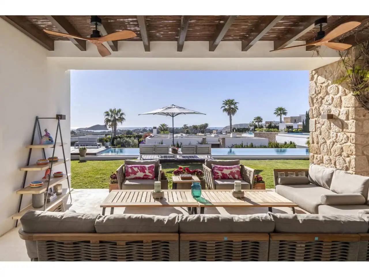 Terrassa de Casa o xalet en venda en Sant Josep de sa Talaia amb Aire condicionat, Calefacció i Jardí privat