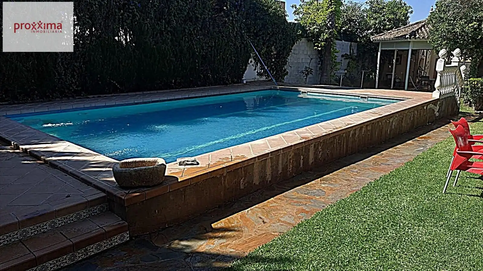 Piscina de Casa o xalet en venda en Dos Hermanas amb Aire condicionat, Jardí privat i Terrassa