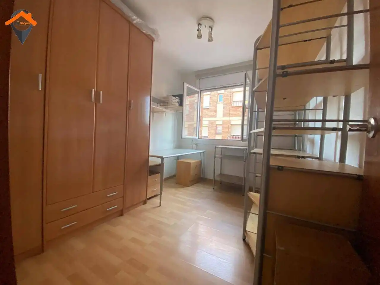 Habitación de Piso en venta en Sabadell con Parquet y Amueblado