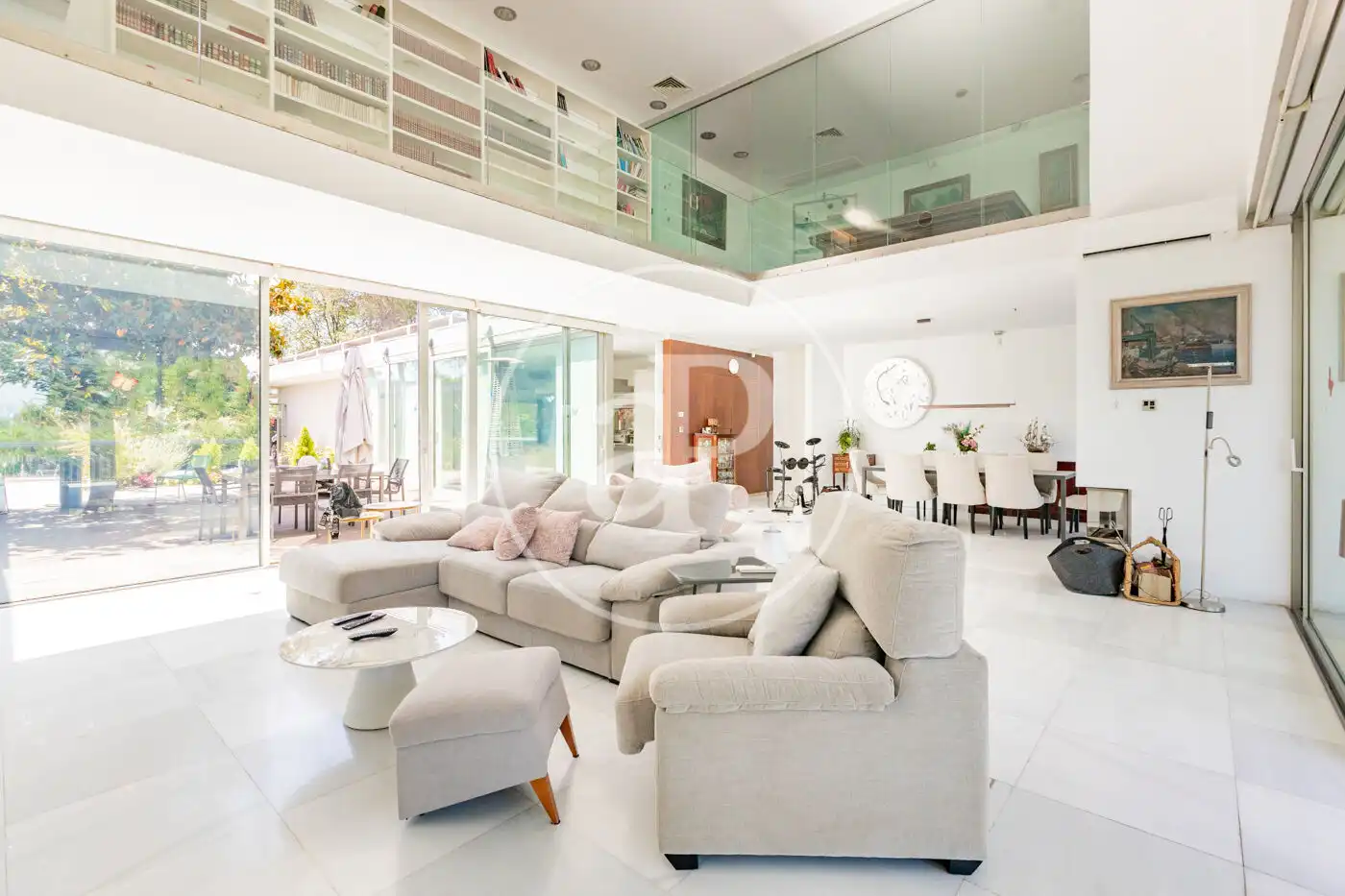 Living room of Houses for sale in Madrid  with Air Conditioner, Heating and Private garden