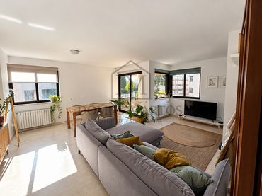 Appartamento con ascensore in affitto a Centre