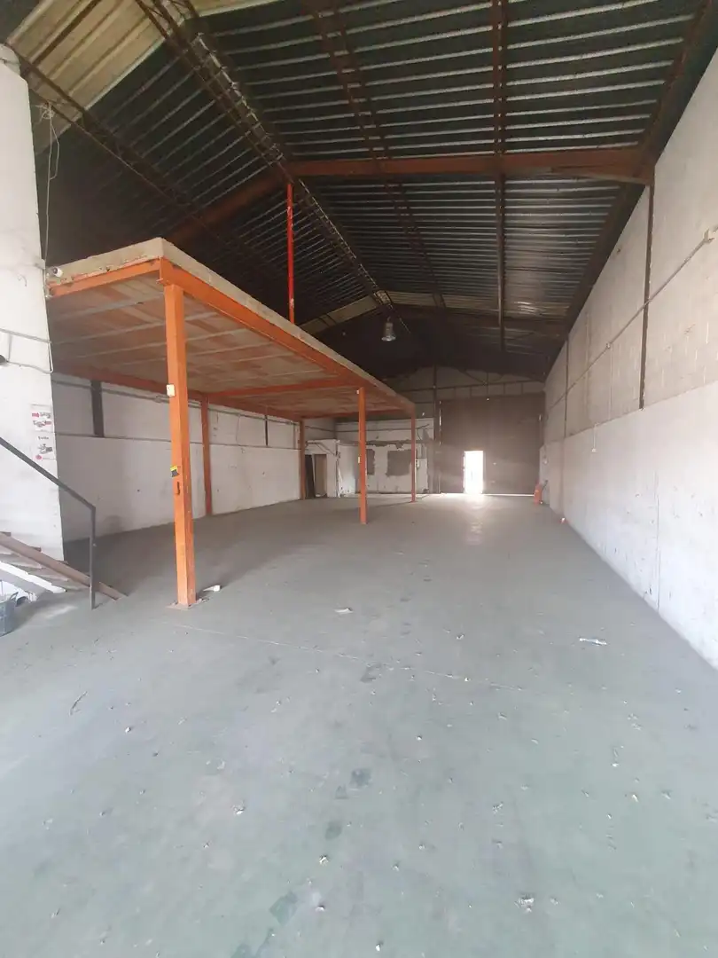 Nave industrial en alquiler en Este - Alcosa- Torreblanca, imagen 4