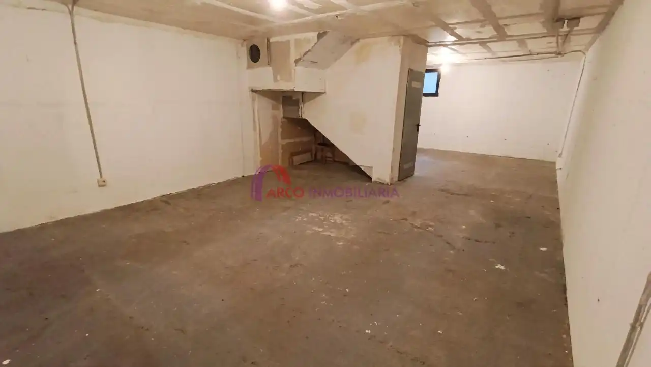 Einfamilien-Reihenhaus zum Verkauf in Cardeñadijo mit Heizung, Privatgarten und Terrasse