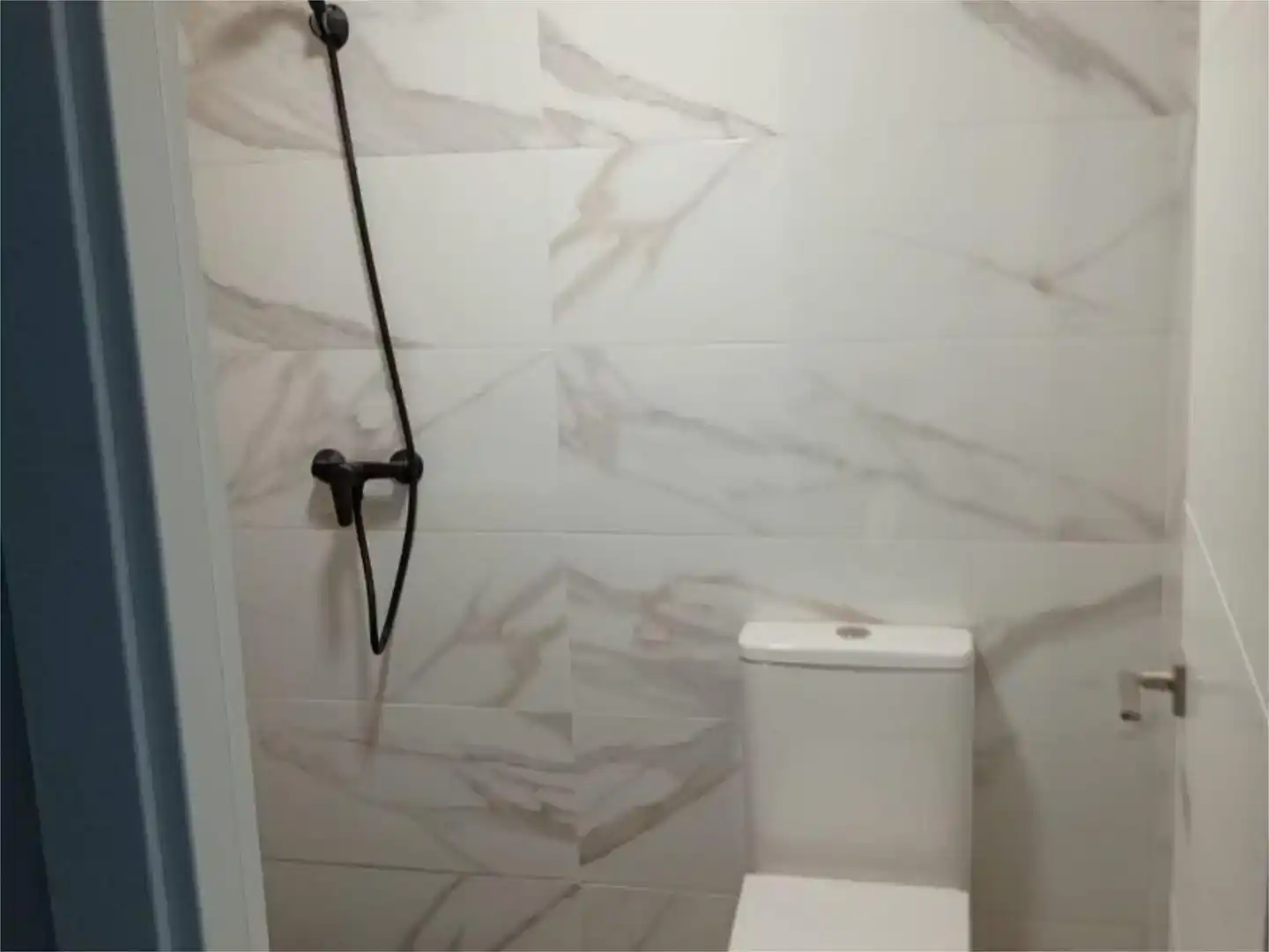 Bany de Pis en venda en Lucena amb Aire condicionat i Balcó