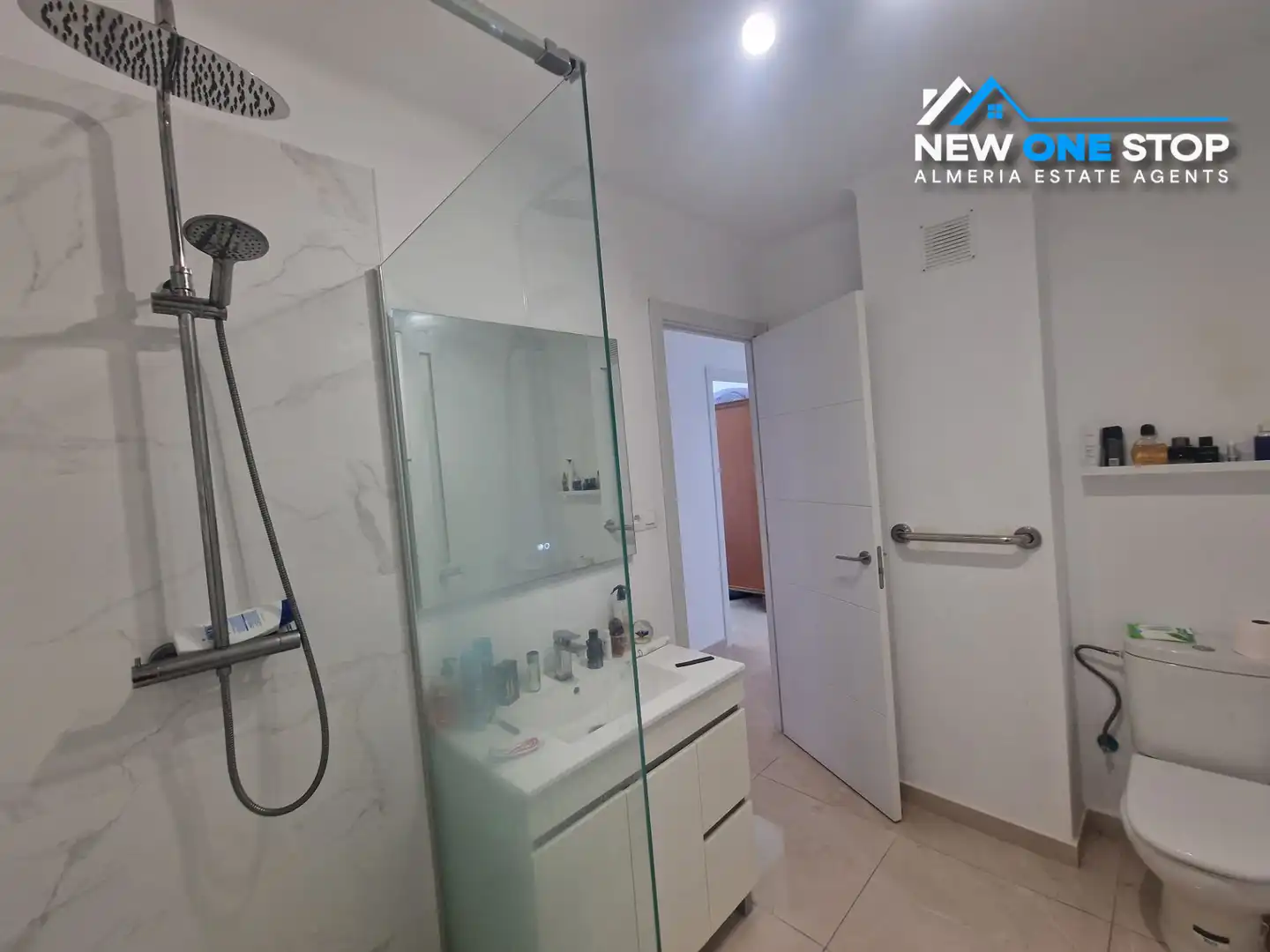 Badezimmer von Wohnungen zum Verkauf in Turre mit Klimaanlage, Terrasse und Ofen