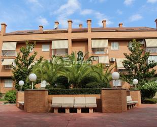 Exterior view of Duplex for sale in Alcorcón  with Swimming Pool